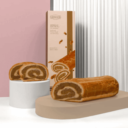 Gerbeaud díszdobozos diós bejgli – 500 g kézzel készült, hagyományos recept szerinti diós bejgli ünnepi díszdobozban