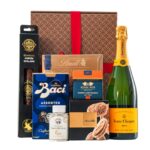 Finest Hour ajándékcsomag prémium díszdobozban – Veuve Clicquot Pezsgő, Royal Paté Prémium Egész Libamáj Szarvasgombával