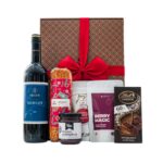 Merlot Moments ajándékcsomag prémium díszdobozban – Ikon Merlot, HEIT fűszeres szőlőlekvár, Lindt Lindor